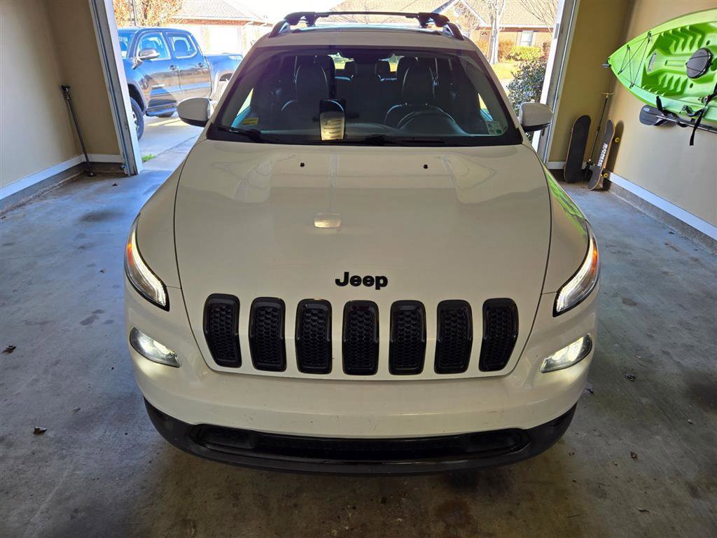 Used 2017 Jeep Cherokee High Altitude image 2