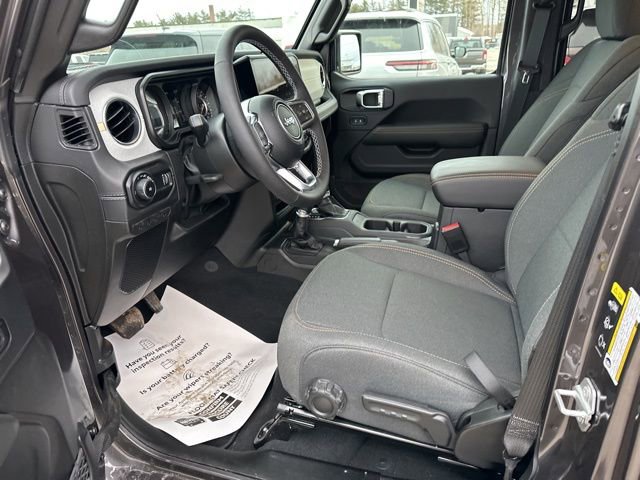 Used 2025 Jeep Wrangler Sahara image 15