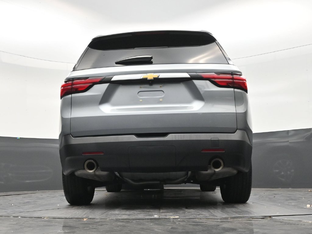 Used 2023 Chevrolet Traverse LS FWD image 23