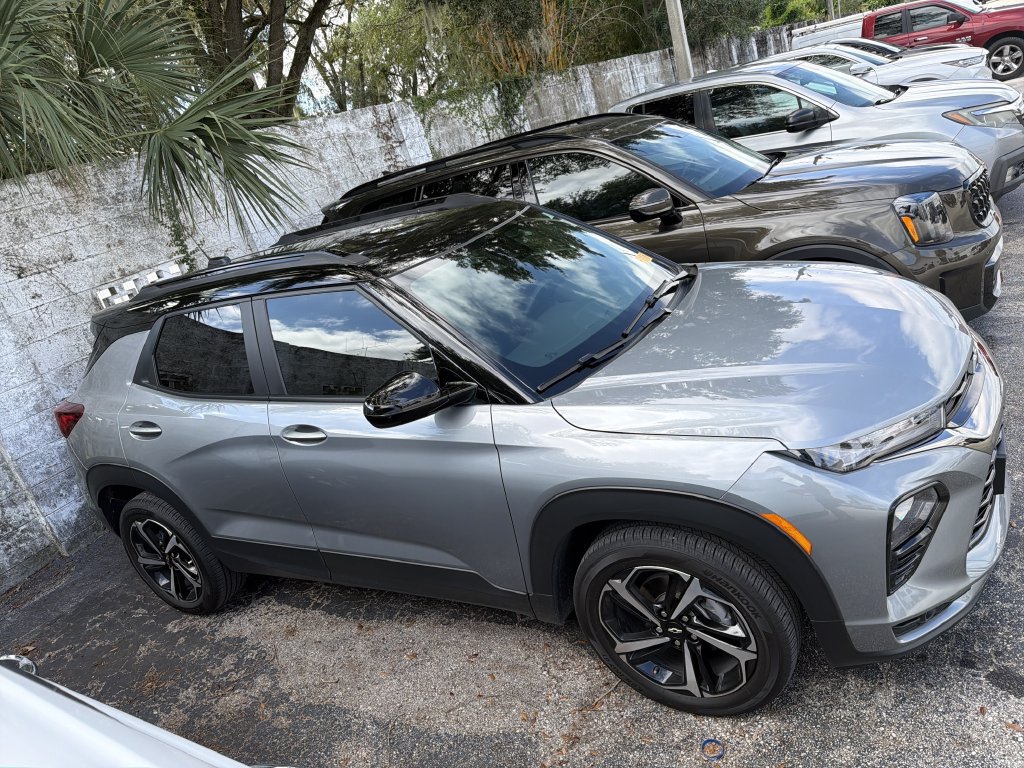 Used 2023 Chevrolet TrailBlazer RS w/ Convenience Package FWD image 3