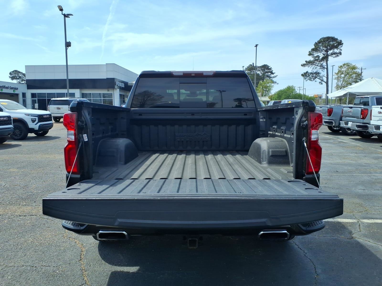 Used 2019 Chevrolet Silverado 1500 High Country w/ Technology Package AWD/4WD image 6