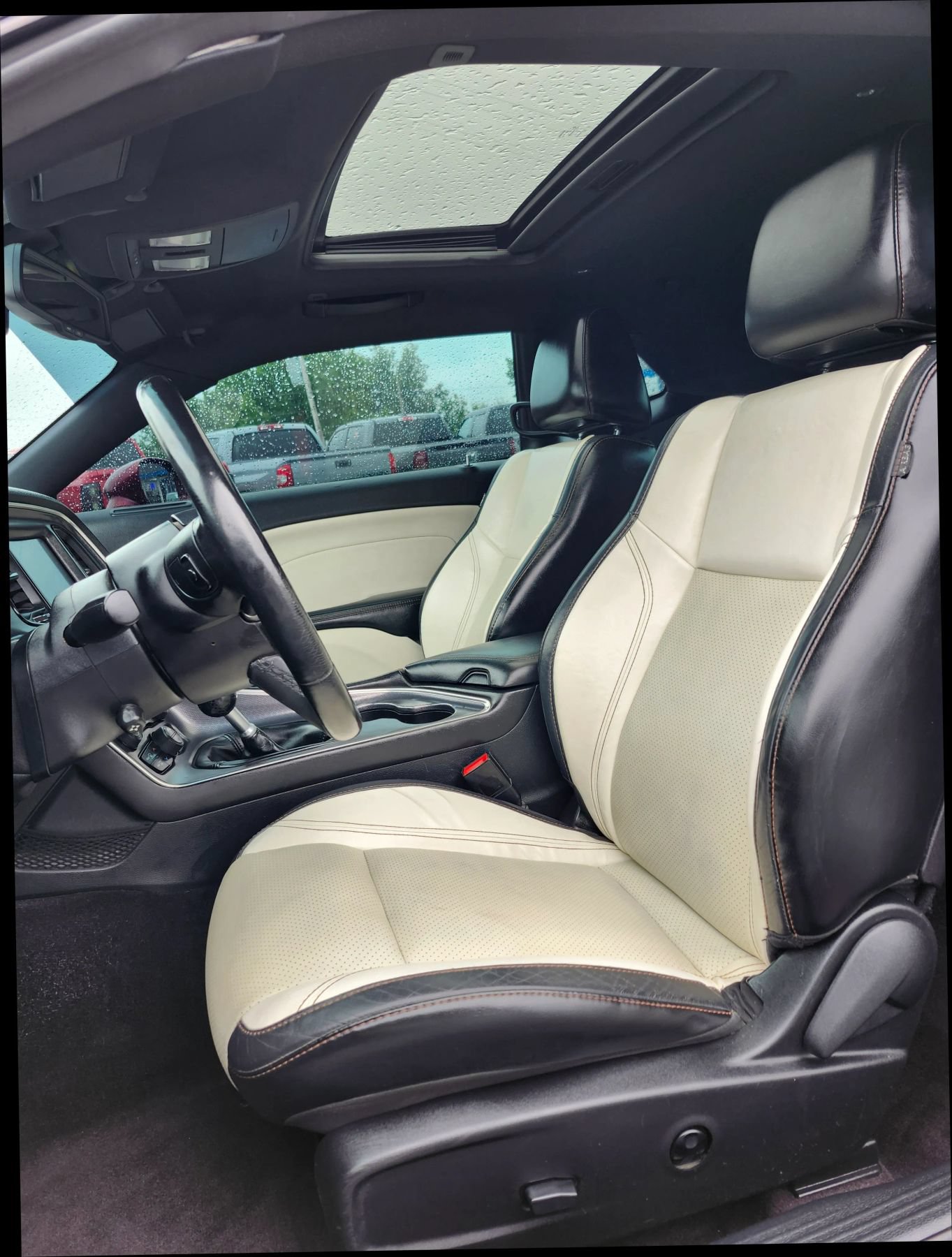 Used 2017 Dodge Challenger R/T Plus RWD image 10