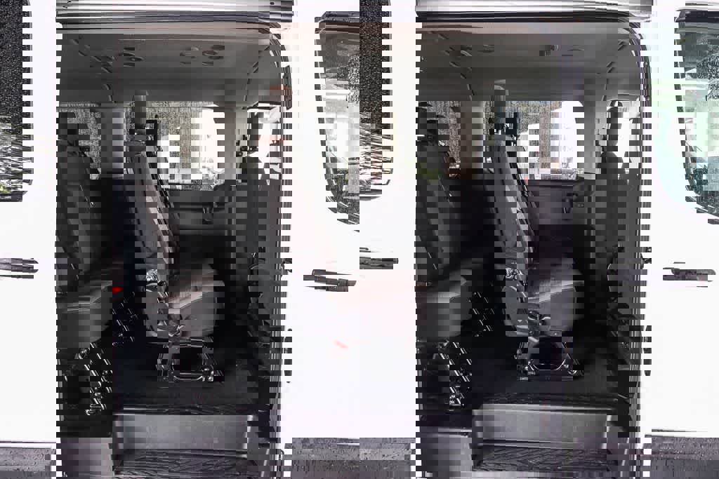 Used 2023 Ford Transit 350 XLT image 17