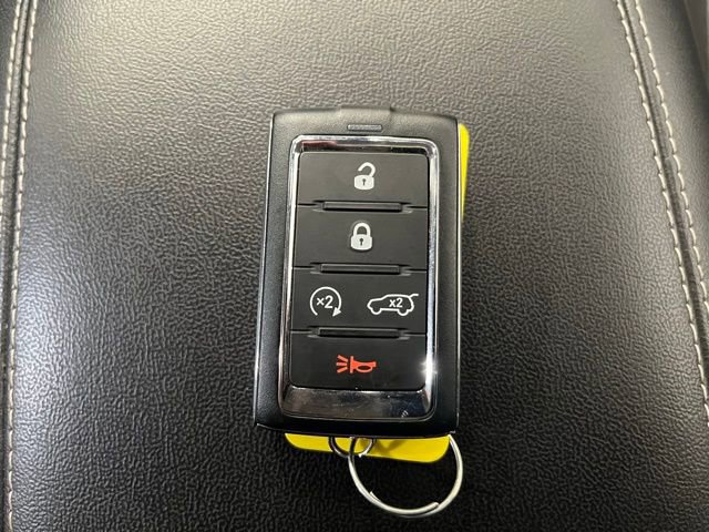 Used 2023 Jeep Grand Cherokee Limited w/ Black Appearance Package image 31