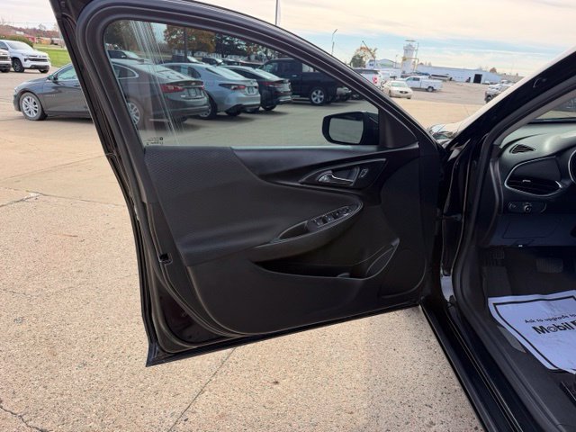 Used 2018 Chevrolet Malibu LT w/ Redline Edition FWD image 30