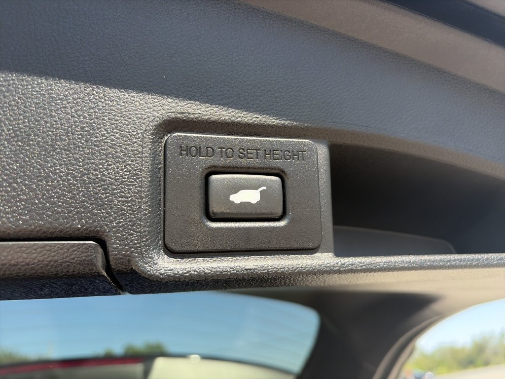 Used 2025 Acura RDX SH-AWD image 31