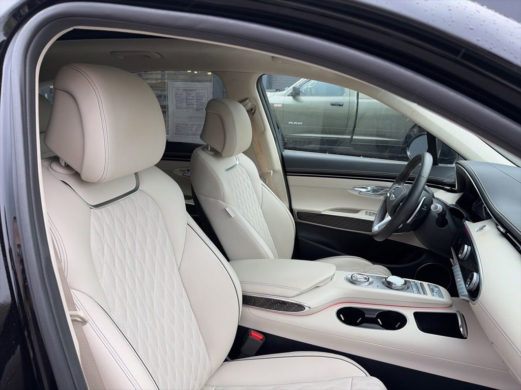 Used 2024 Genesis GV70 3.5T Sport w/ Sport Prestige Package AWD/4WD image 9