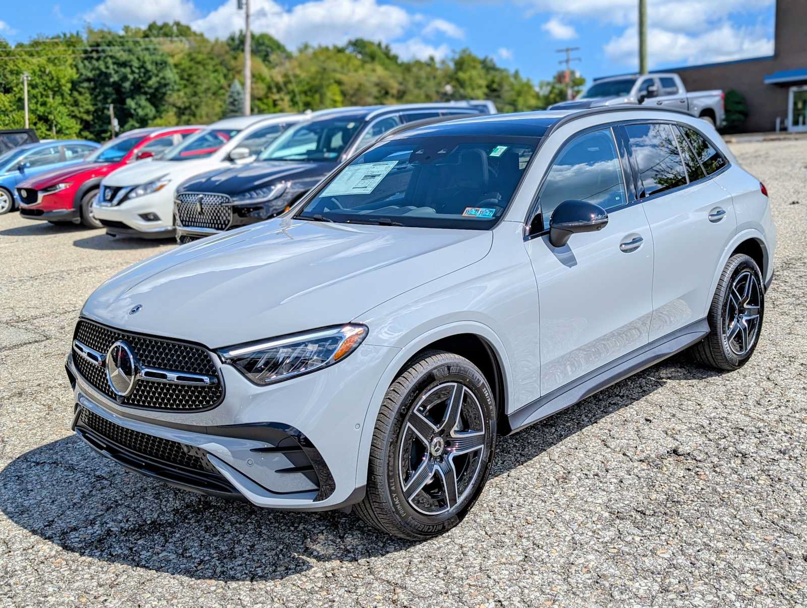 New 2027 Mercedes-Benz GLC 300 4MATIC image 1