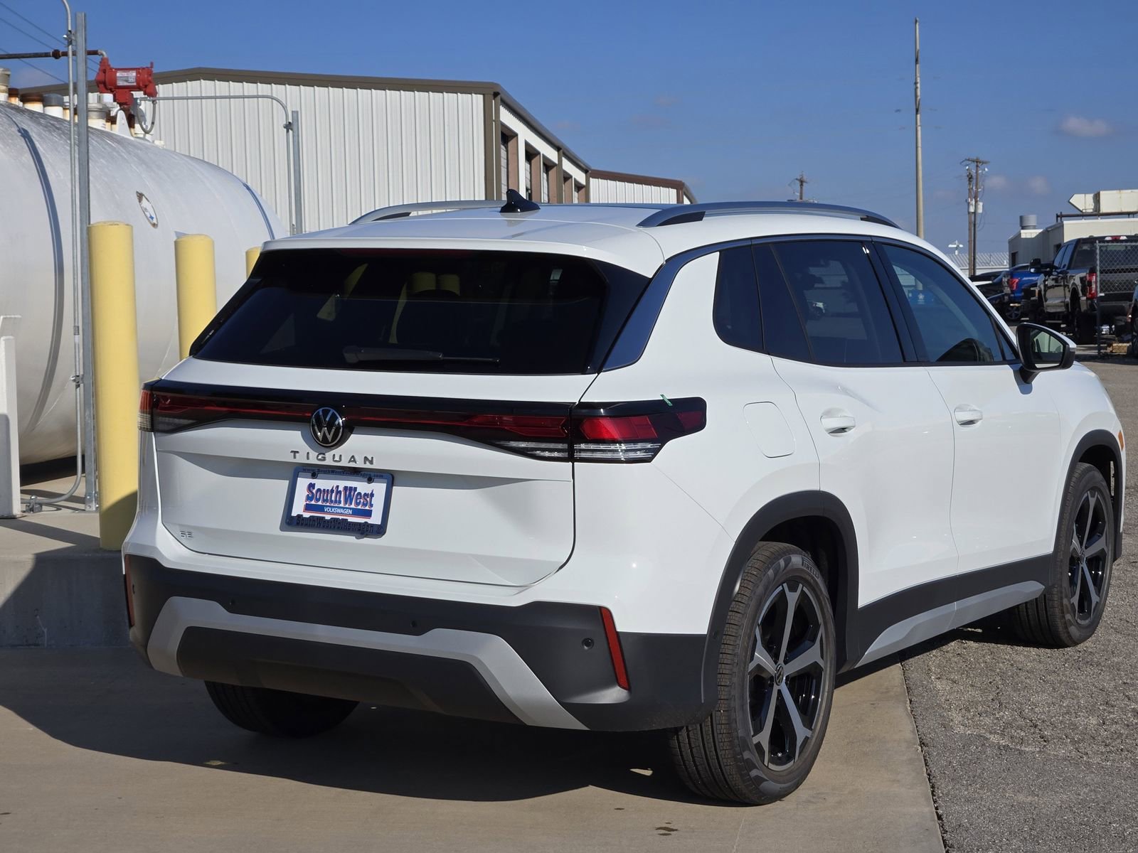 New 2026 Volkswagen Tiguan SE image 4