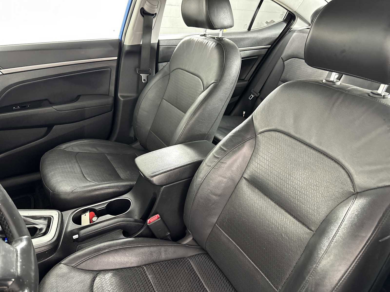 Used 2017 Hyundai Elantra Limited image 25