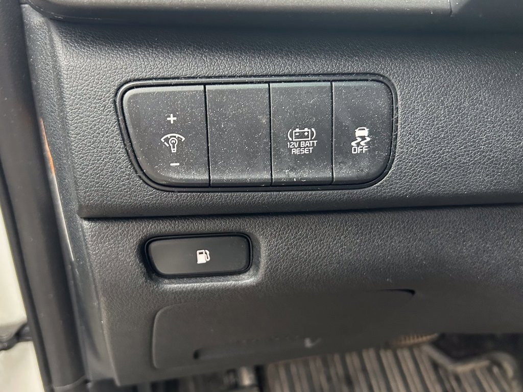 Used 2018 Kia Niro LX image 10