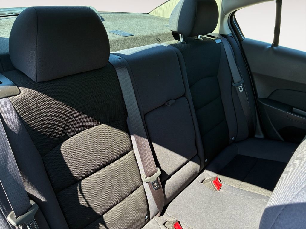 Used 2016 Chevrolet Cruze LT image 16