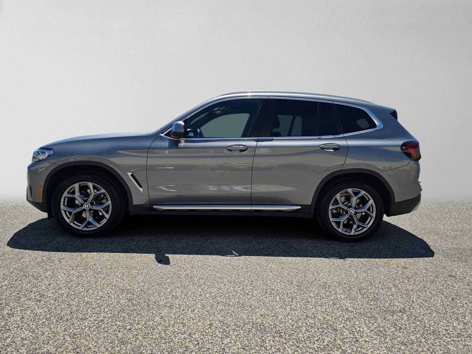 Used 2024 BMW X3 sDrive30i w/ Convenience Package RWD image 6