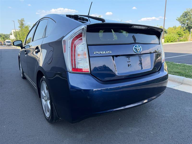 Used 2015 Toyota Prius Five w/ Advanced Technology Package FWD image 10