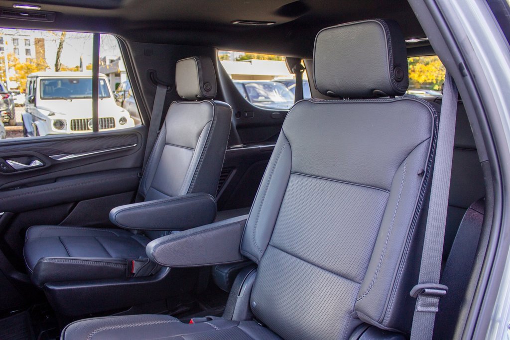 Used 2023 GMC Yukon Denali w/ Denali Reserve Package image 22