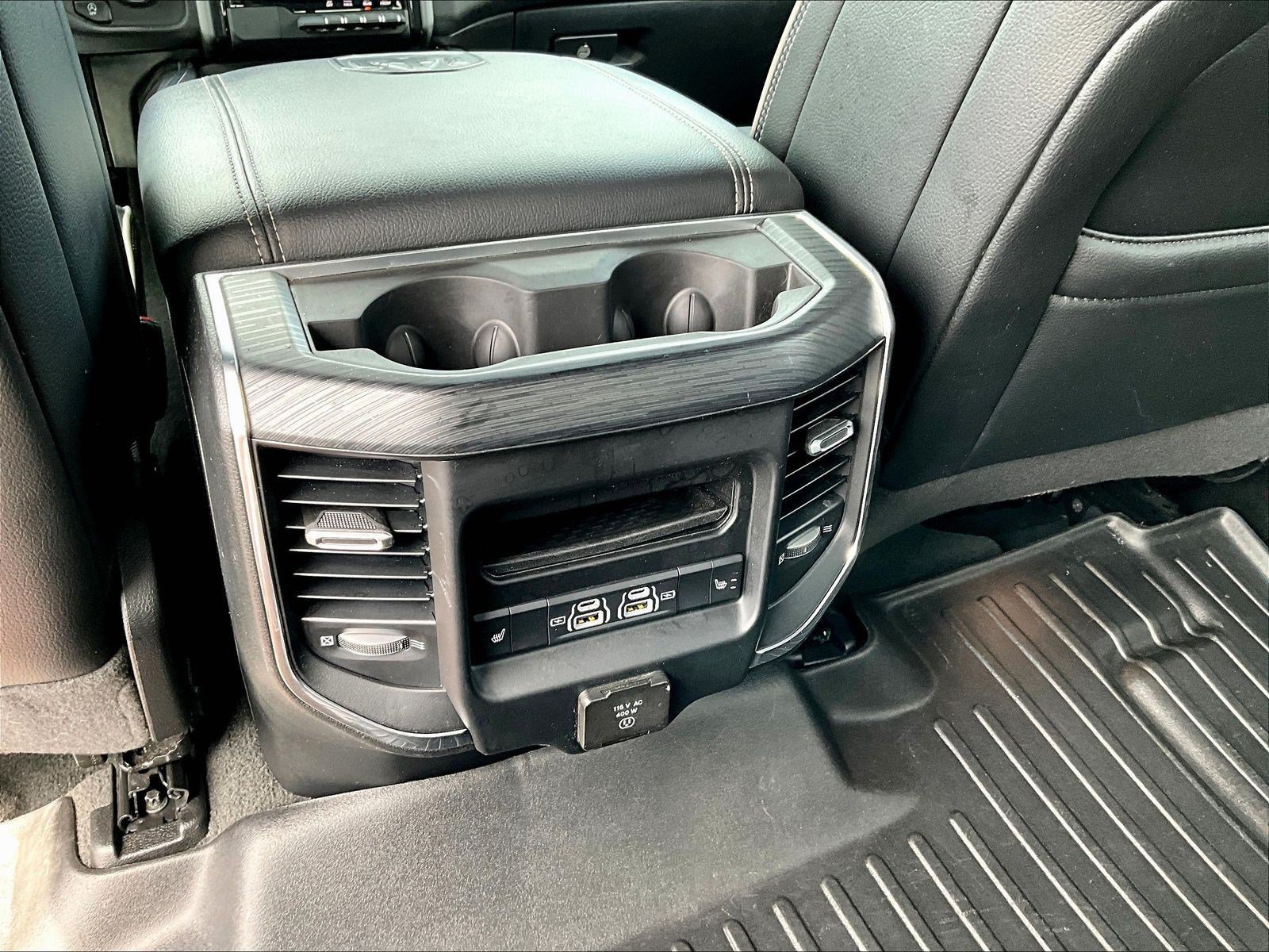 Used 2024 RAM 1500 Laramie AWD/4WD image 10