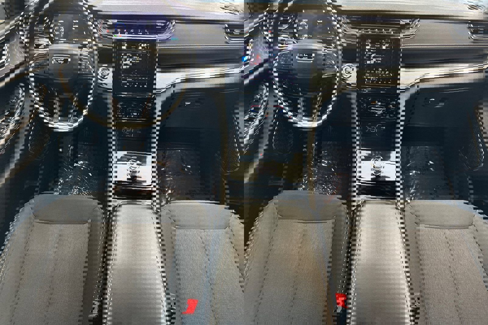 Used 2021 Jeep Grand Cherokee L Laredo w/ Luxury Tech Group I image 15