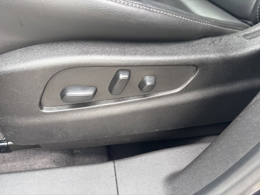 Used 2023 Cadillac XT4 Premium Luxury w/ Cold Weather Package image 20