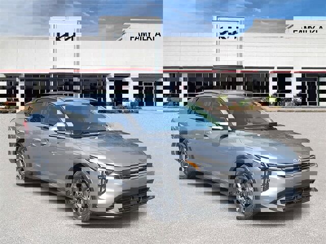 New 2025 Kia K4 LXS