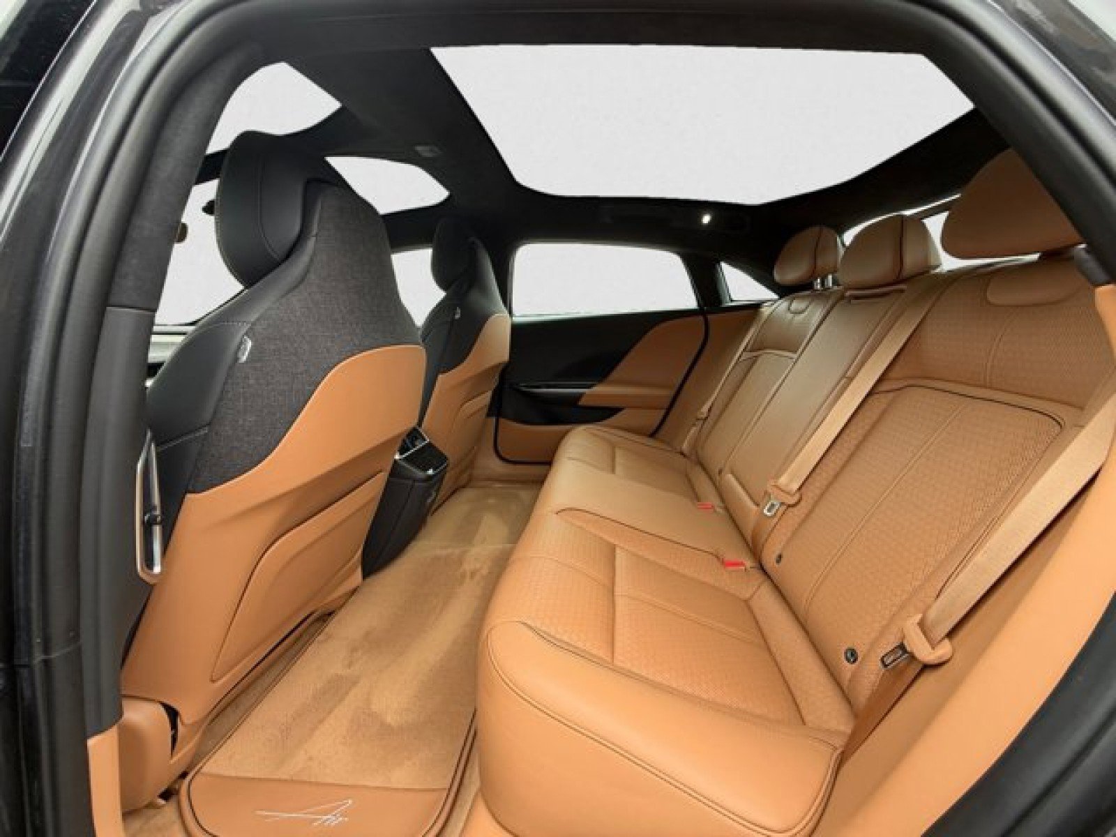 Used 2023 Lucid Air Grand Touring image 18