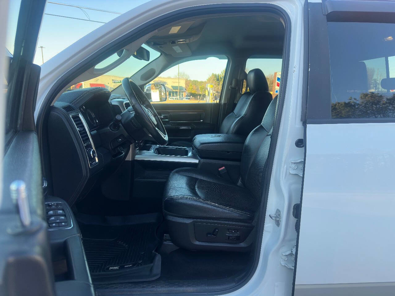 Used 2015 RAM 1500 Laramie image 4