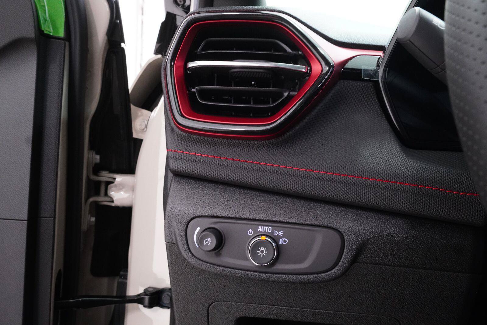 New 2026 Chevrolet TrailBlazer RS w/ Convenience Package FWD image 13