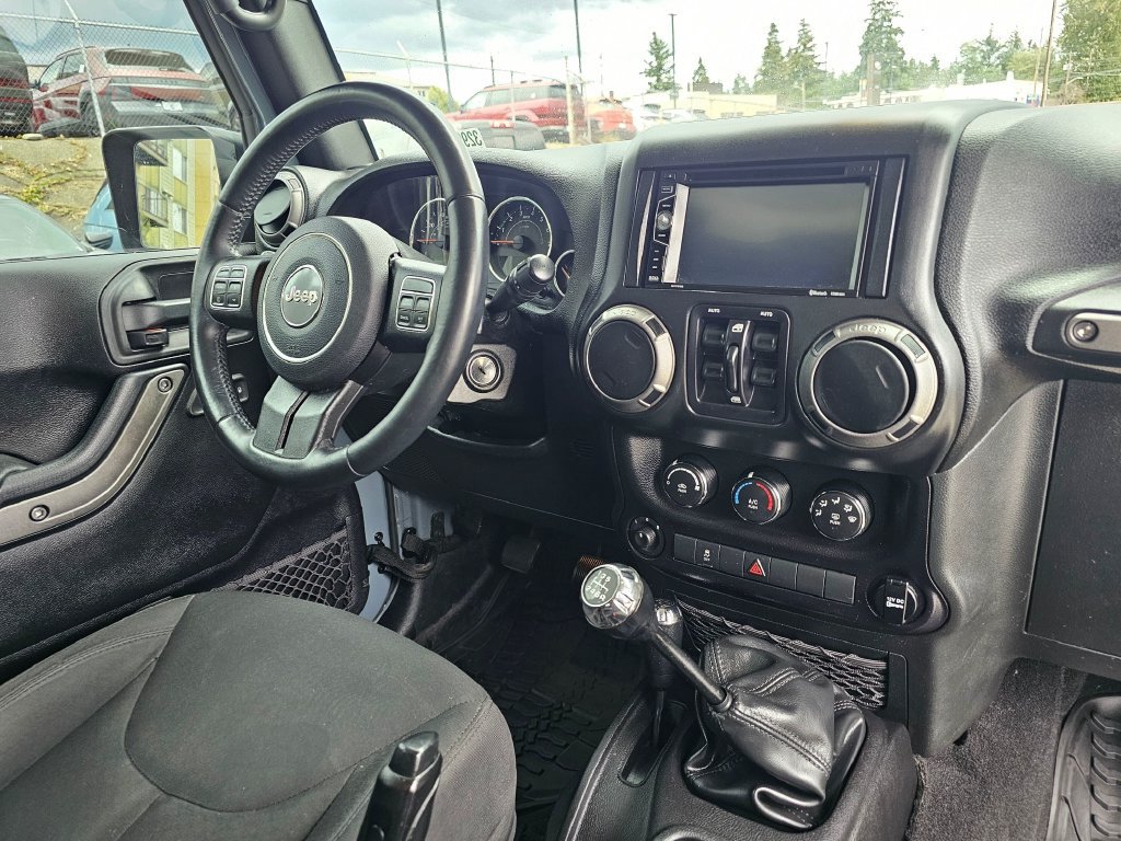 Used 2015 Jeep Wrangler Unlimited Sport w/ Quick Order Package 23S AWD/4WD image 12