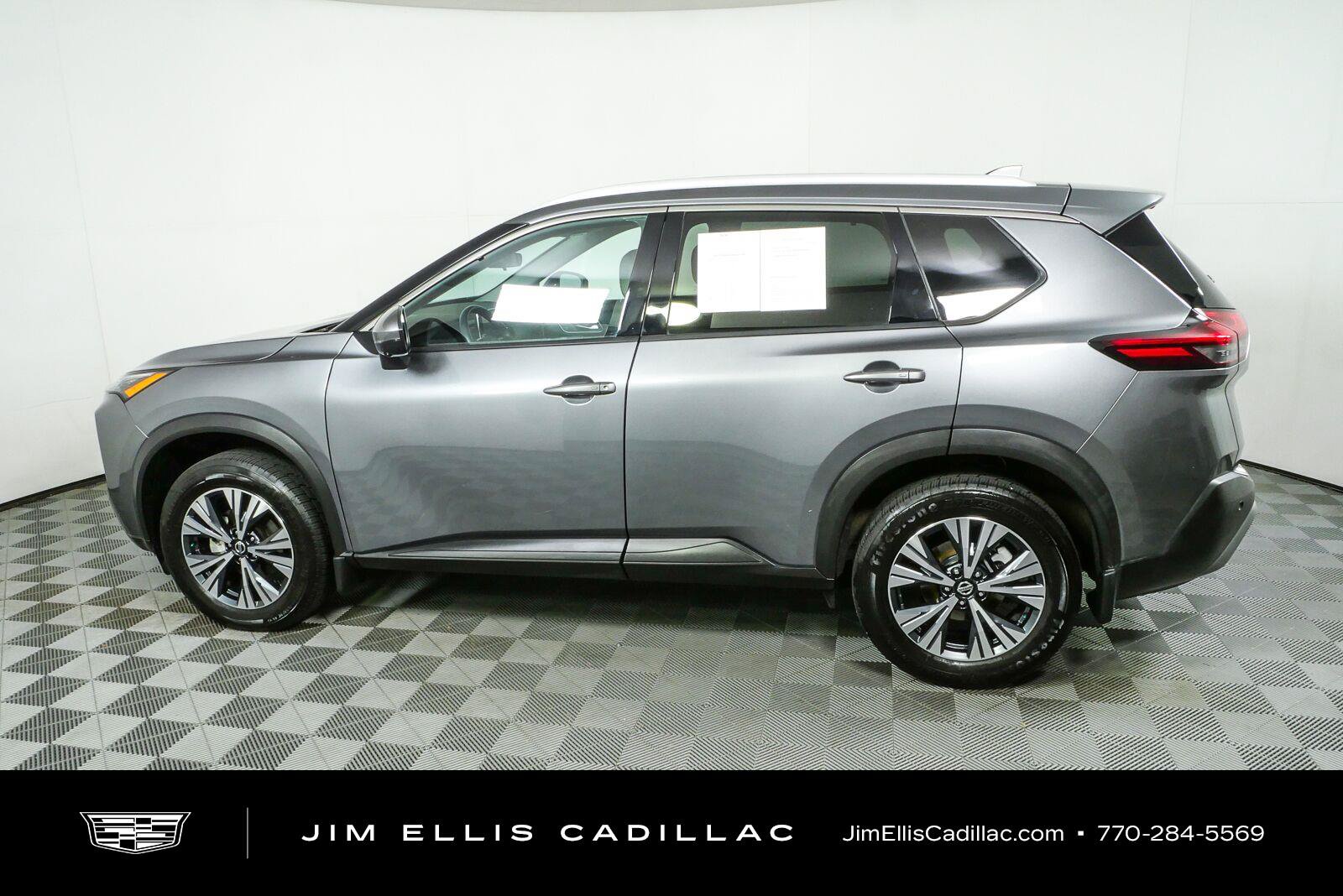 Used 2021 Nissan Rogue SV w/ Premium Package FWD image 32