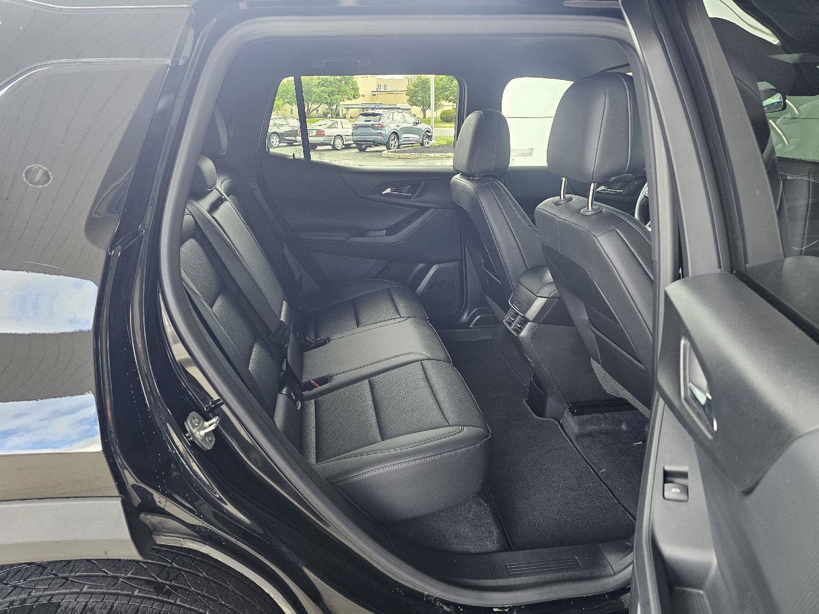 Used 2026 Chevrolet Equinox LT w/ Convenience Package II FWD image 14