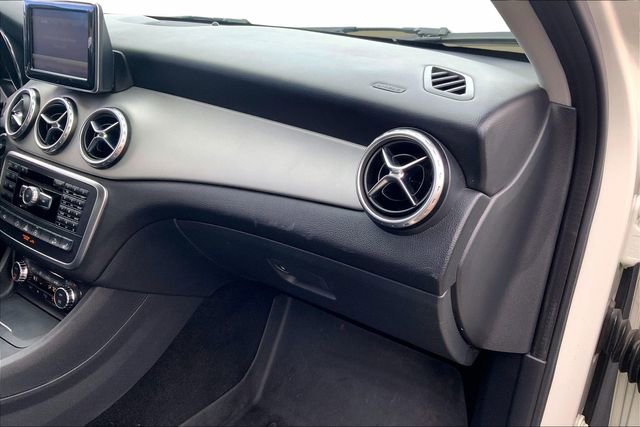 Used 2015 Mercedes-Benz GLA 250 4MATIC image 16