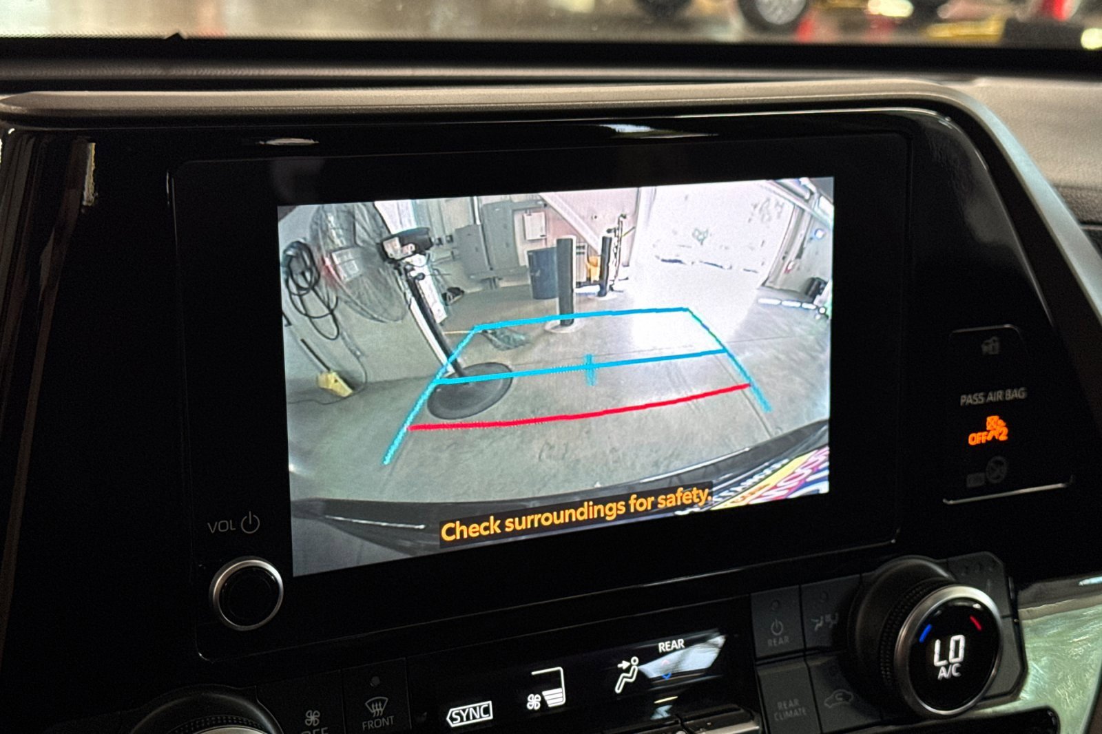 Used 2023 Toyota Highlander XLE image 21