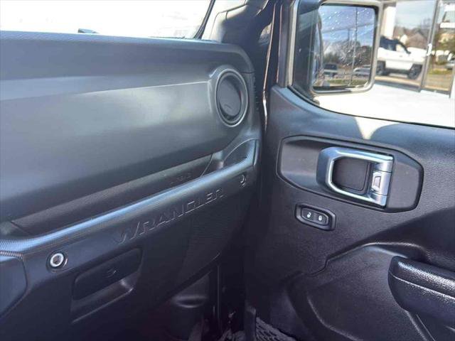Used 2023 Jeep Wrangler Unlimited Sport image 16
