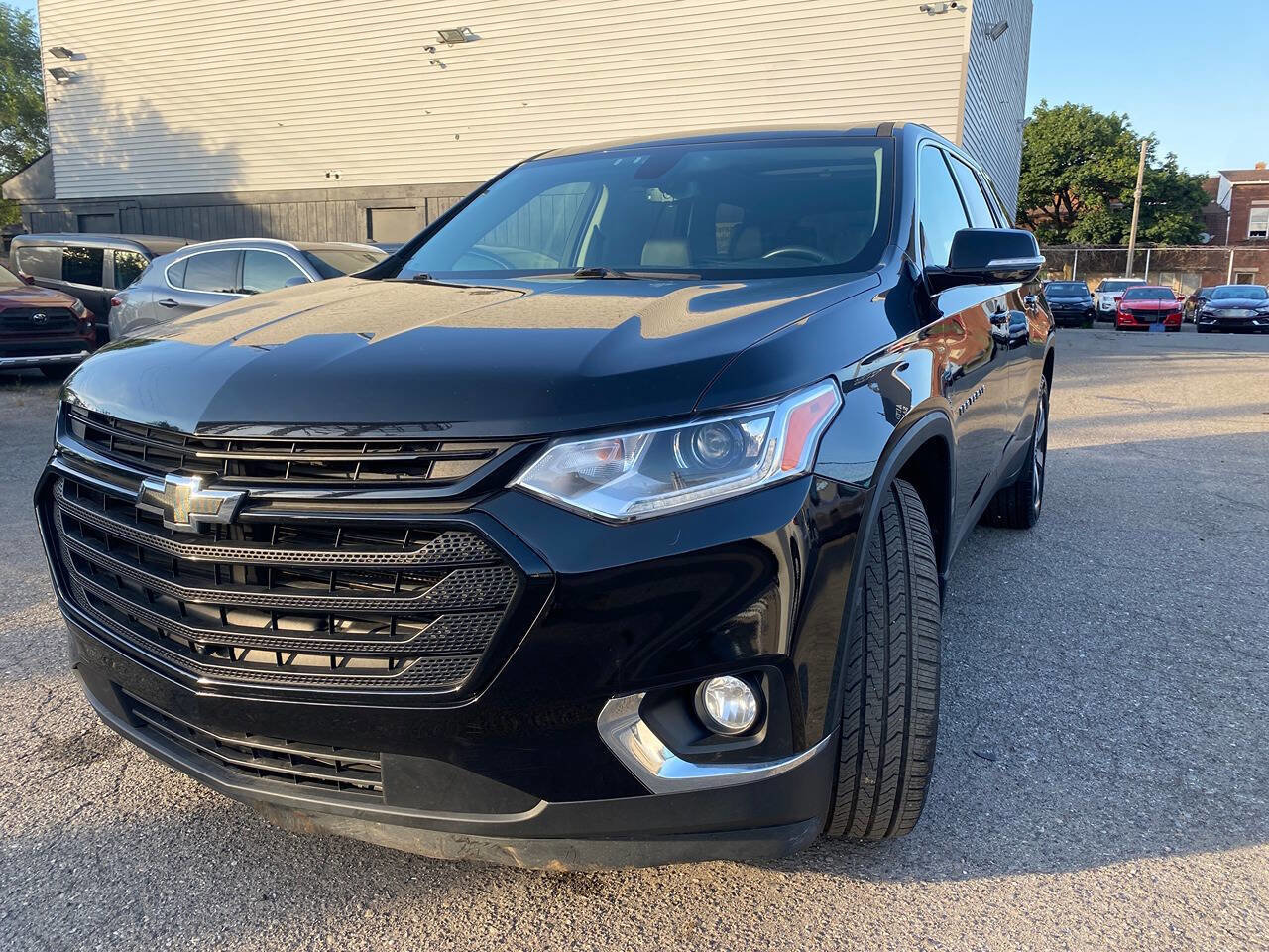 Used 2019 Chevrolet Traverse LT w/ LT Premium Package image 2