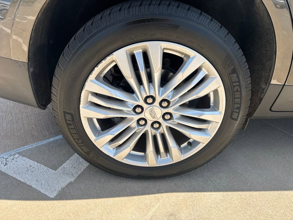 Used 2019 Cadillac XT5 Premium Luxury w/ Driver Assist Package FWD image 6