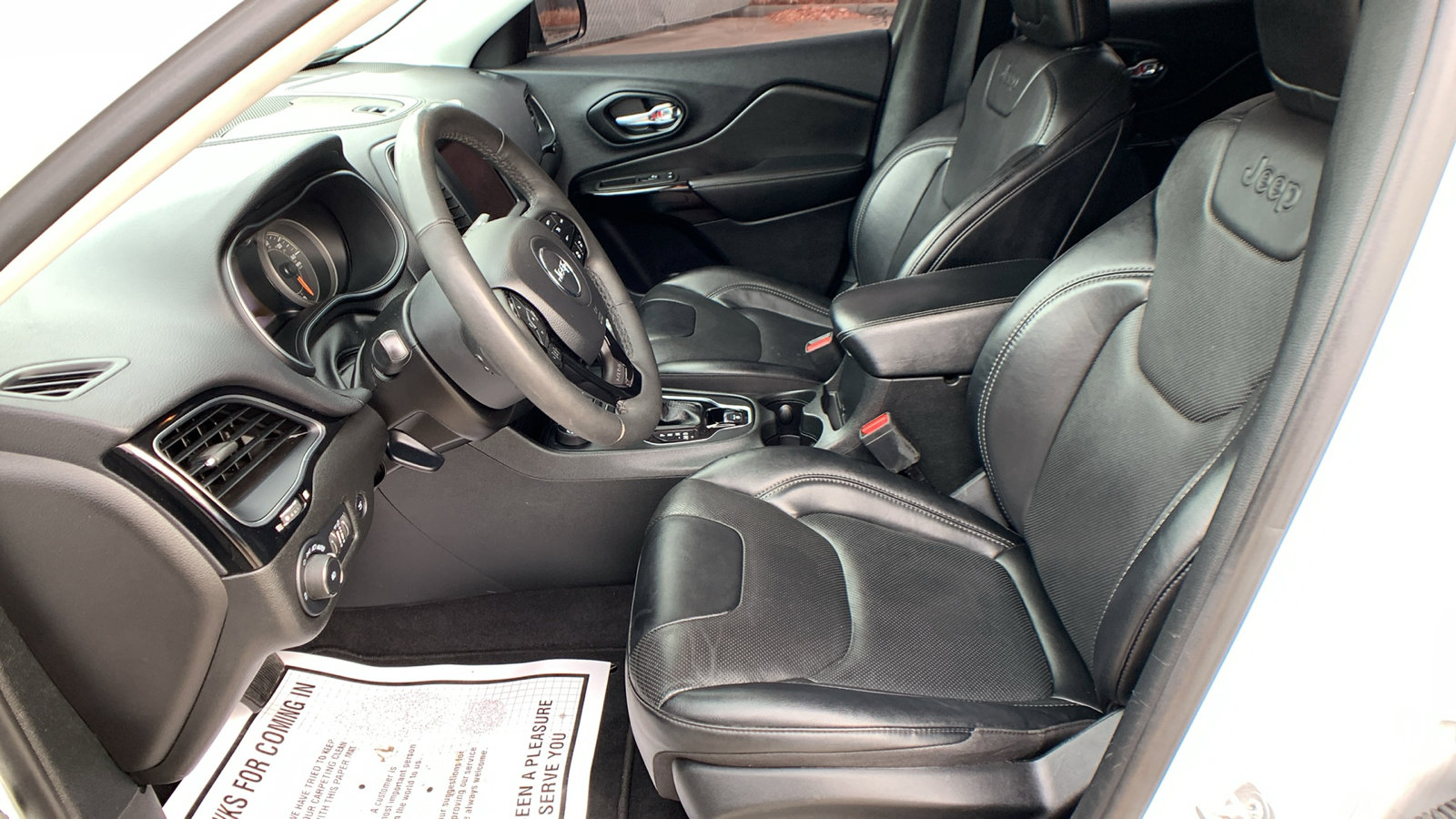 Used 2023 Jeep Cherokee Altitude Lux AWD/4WD image 12