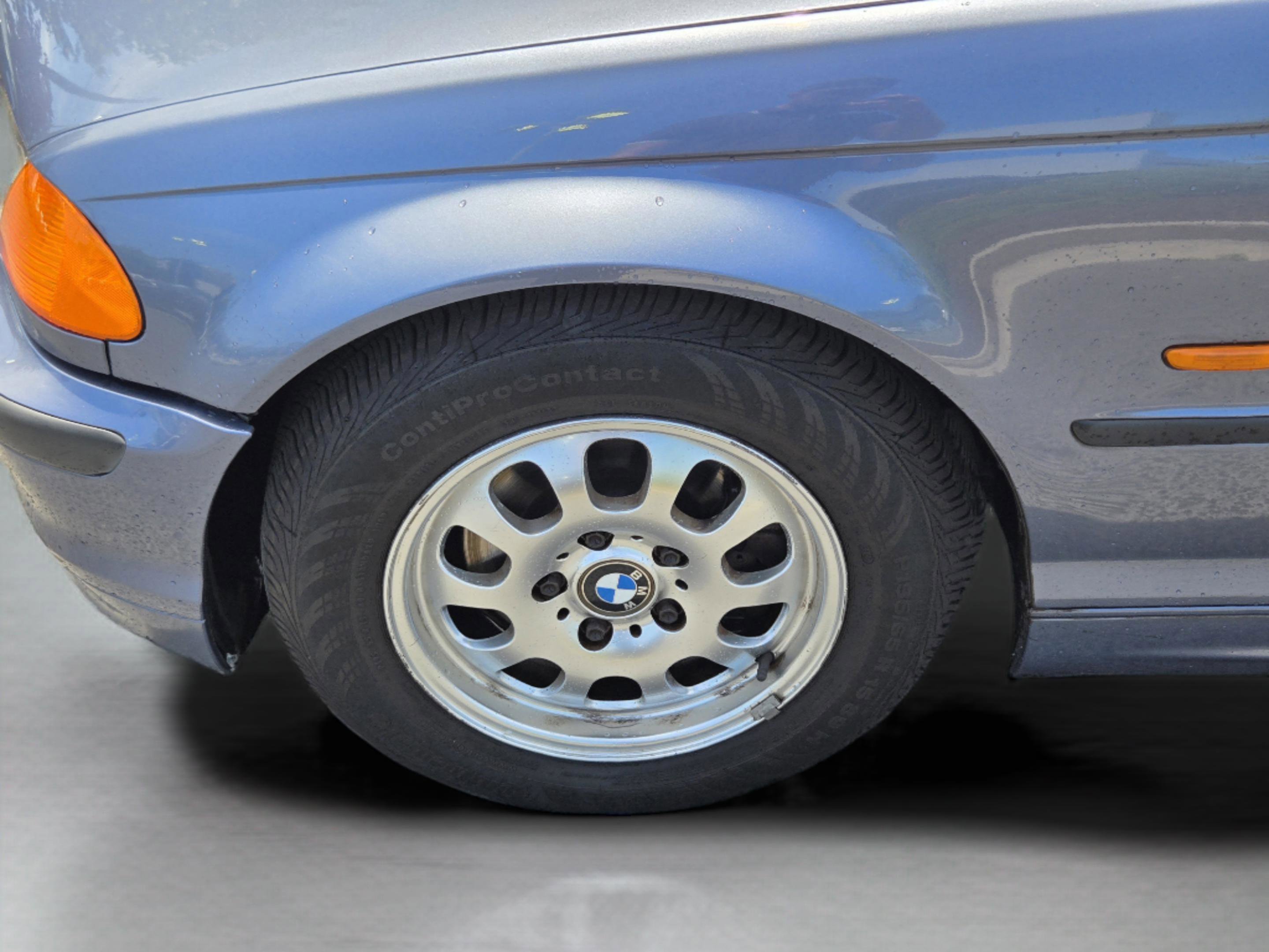 Used 2000 BMW 323i Sedan RWD image 10