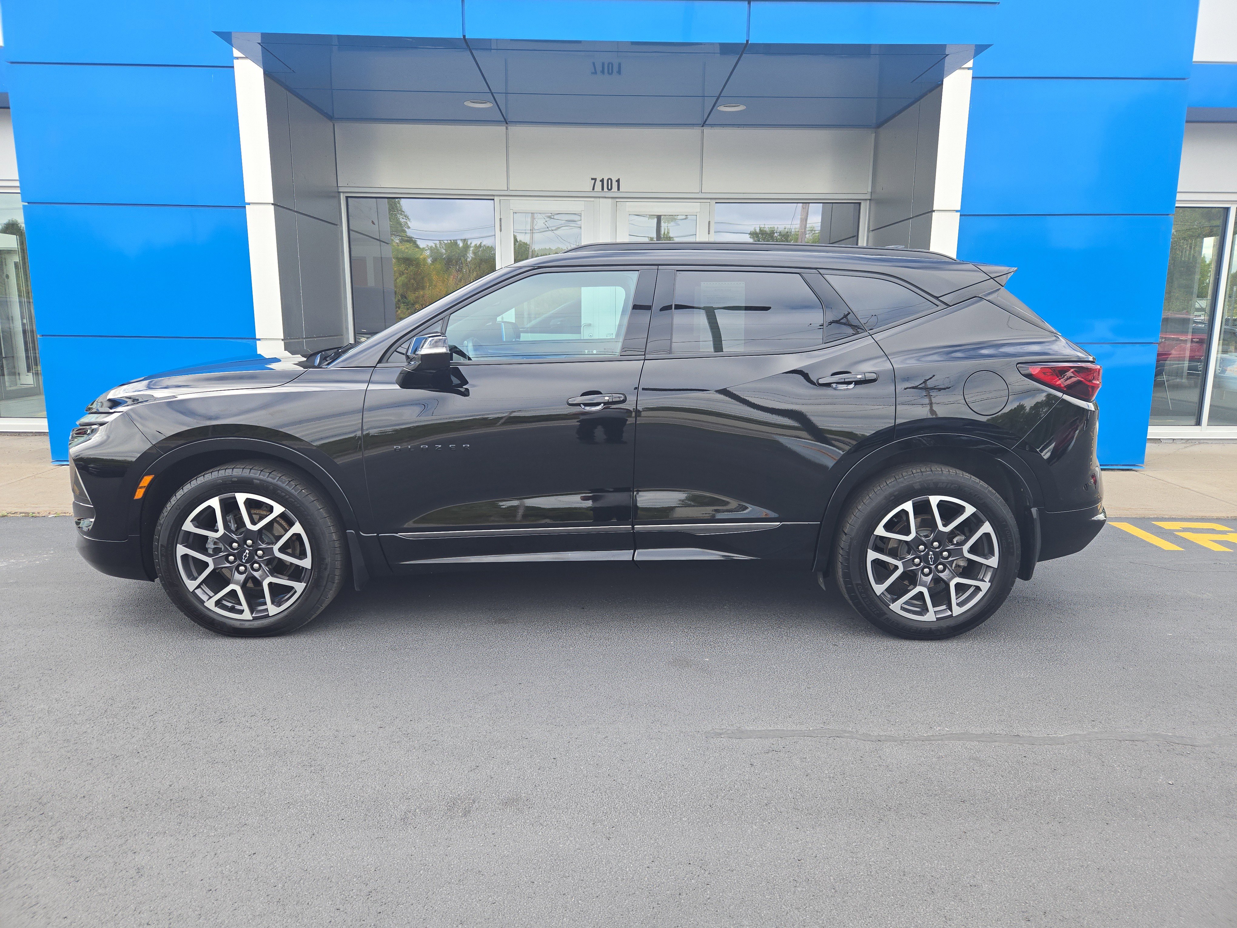 Certified 2024 Chevrolet Blazer RS w/ LPO, Floor Liner Package image 6