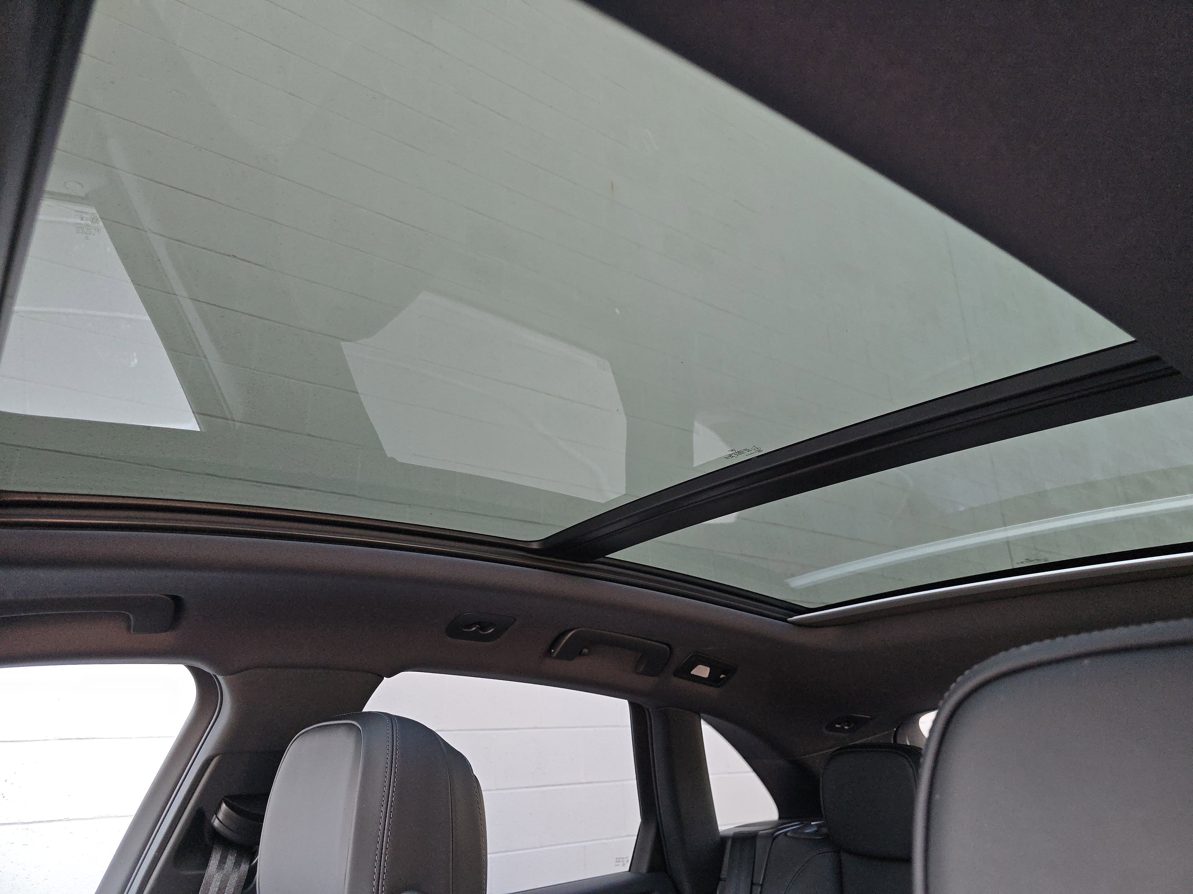 Certified 2025 Porsche Macan image 13