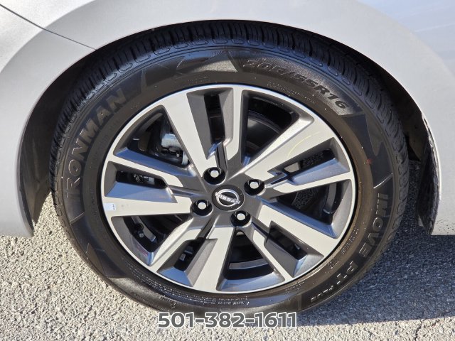 Used 2025 Nissan Versa SV FWD image 18