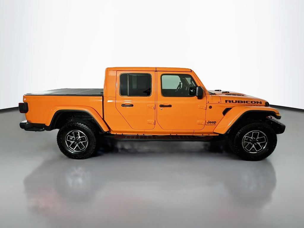 Used 2025 Jeep Gladiator Rubicon AWD/4WD image 8