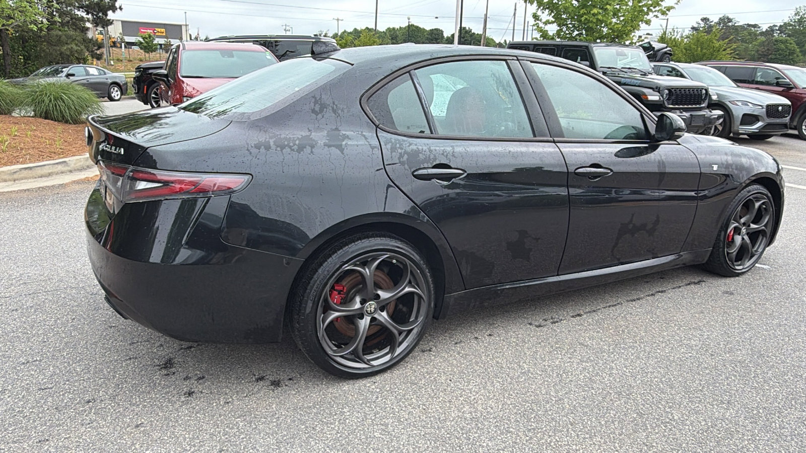 Used 2024 Alfa Romeo Giulia Ti w/ Performance Driving Package AWD/4WD image 8