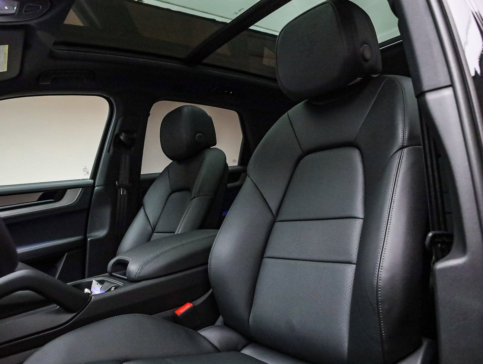 Certified 2026 Porsche Cayenne image 5