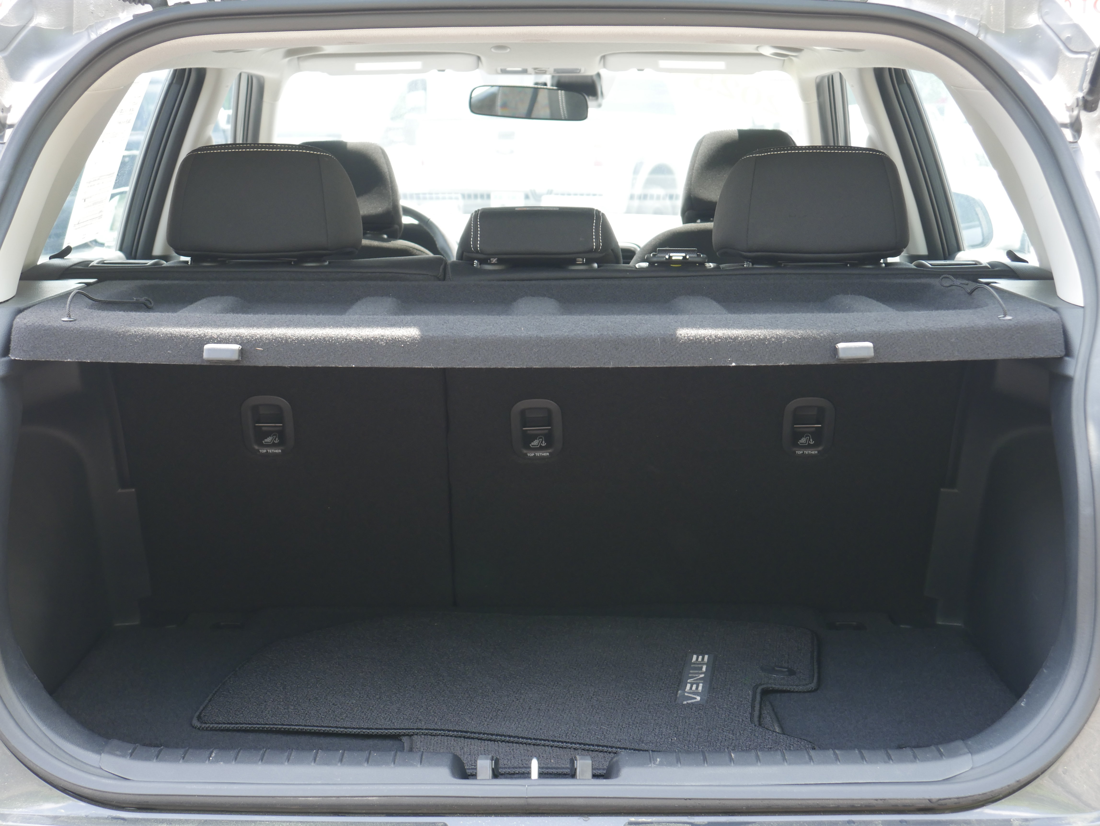 Used 2025 Hyundai Venue SEL FWD image 6