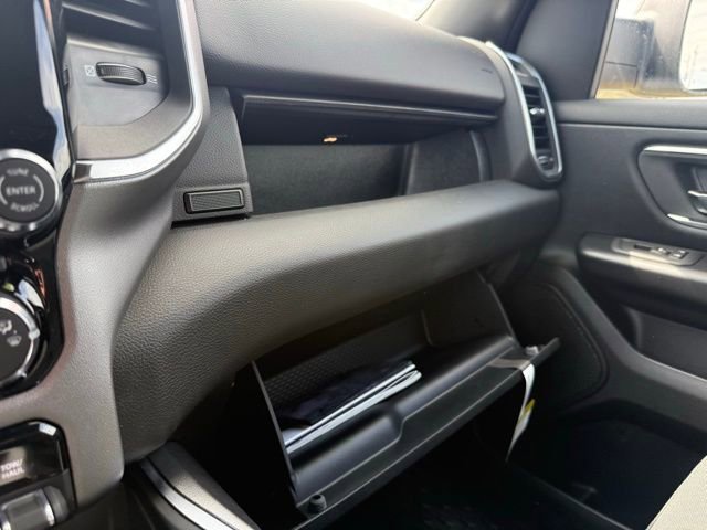 New 2026 RAM 1500 4x4 Crew Cab image 33