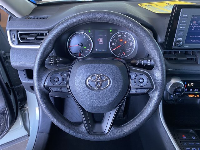 Used 2021 Toyota RAV4 XLE AWD/4WD image 30