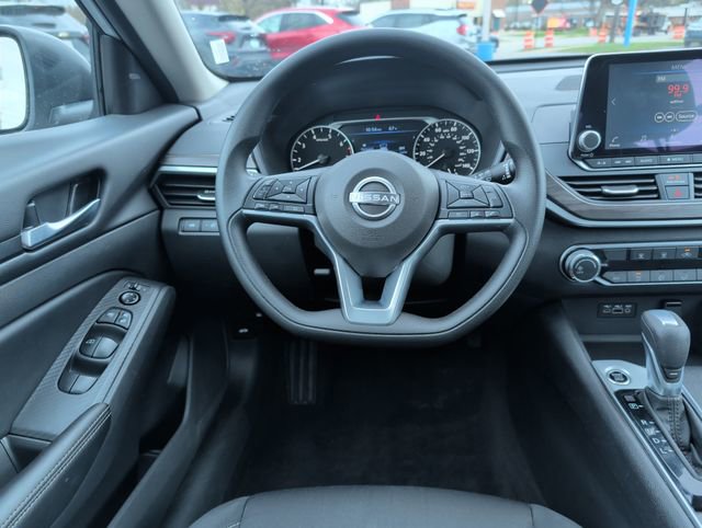 Used 2025 Nissan Altima 2.5 SV AWD/4WD video 2