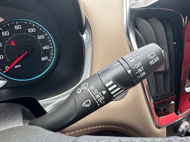 Used 2023 Chevrolet Traverse LT image 12