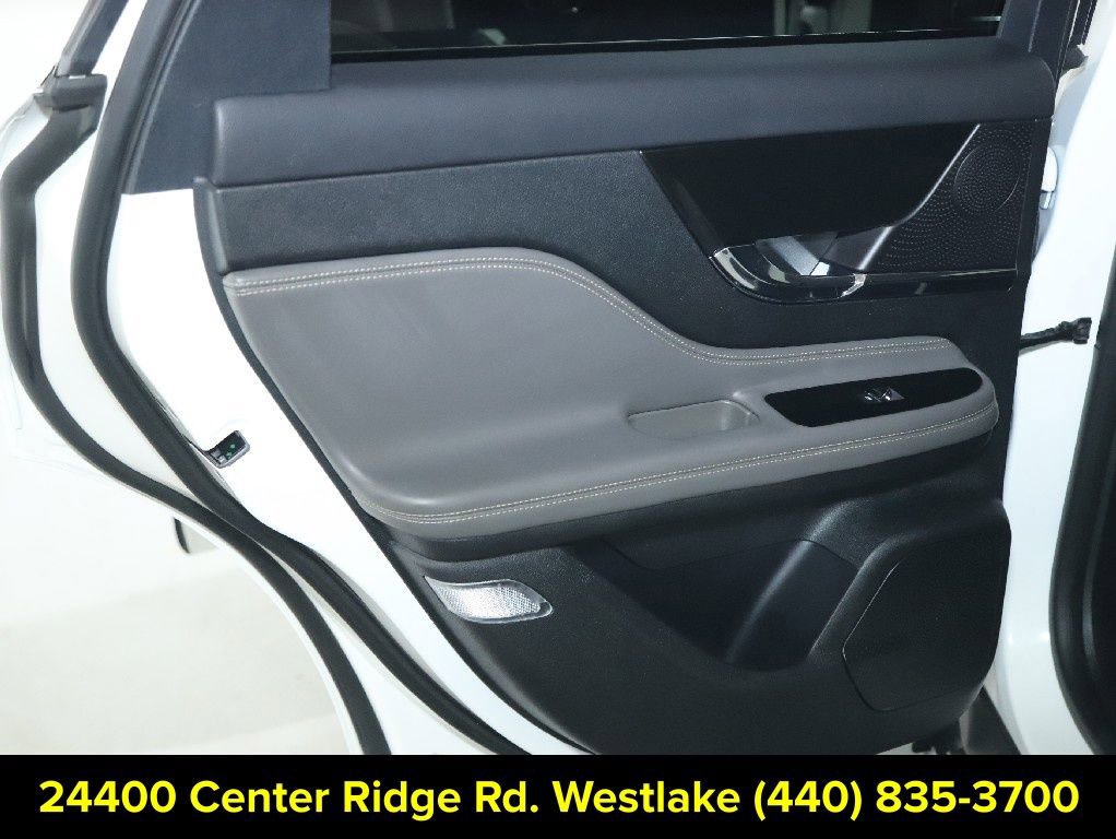 Certified 2023 Lincoln Corsair AWD image 13