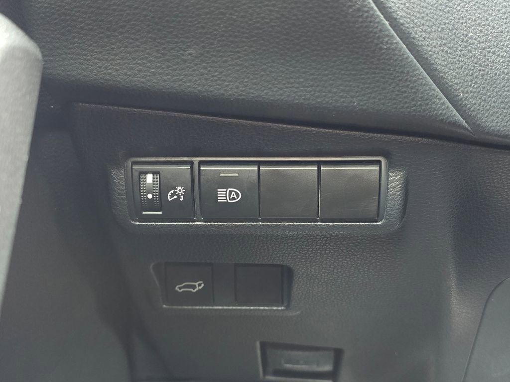 Used 2024 Toyota Corolla Cross XLE w/ Convenience Package image 36