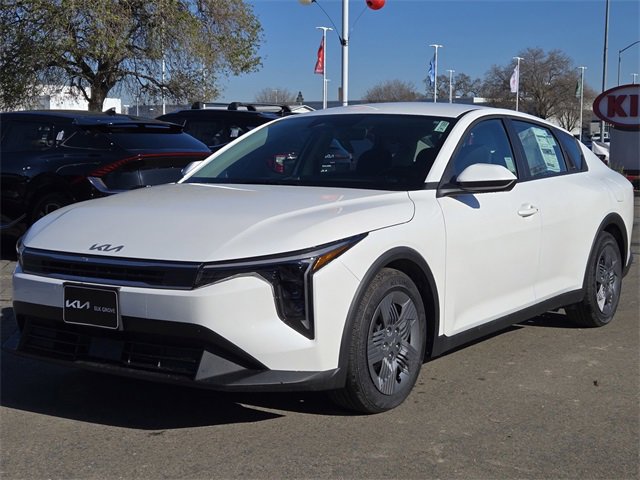 New 2025 Kia K4 LX image 9